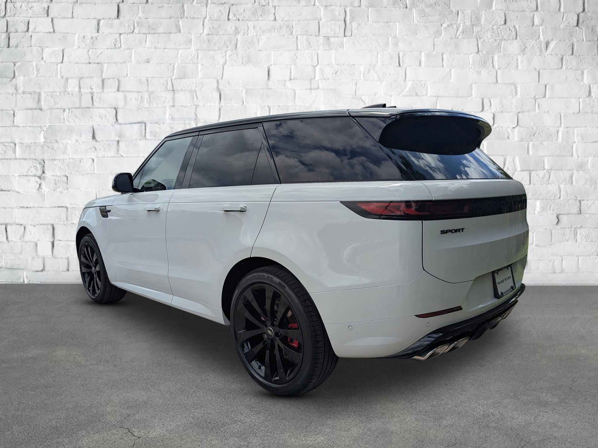 2025 Land Rover Range Rover Sport SE photo 3