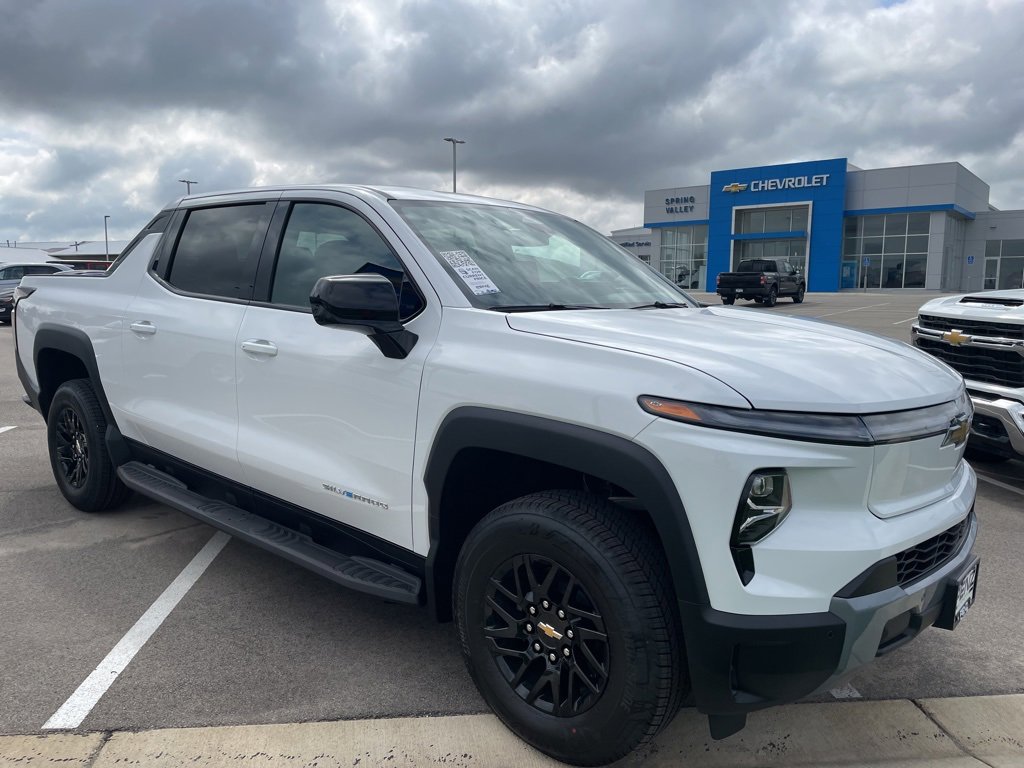 2026 Chevrolet Silverado EV LT photo 7