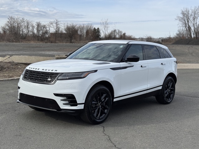2026 Land Rover Range Rover Velar Dynamic SE's photo