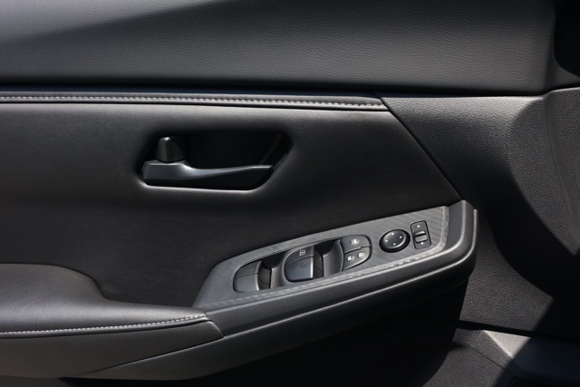 2025 Nissan Sentra S photo 22