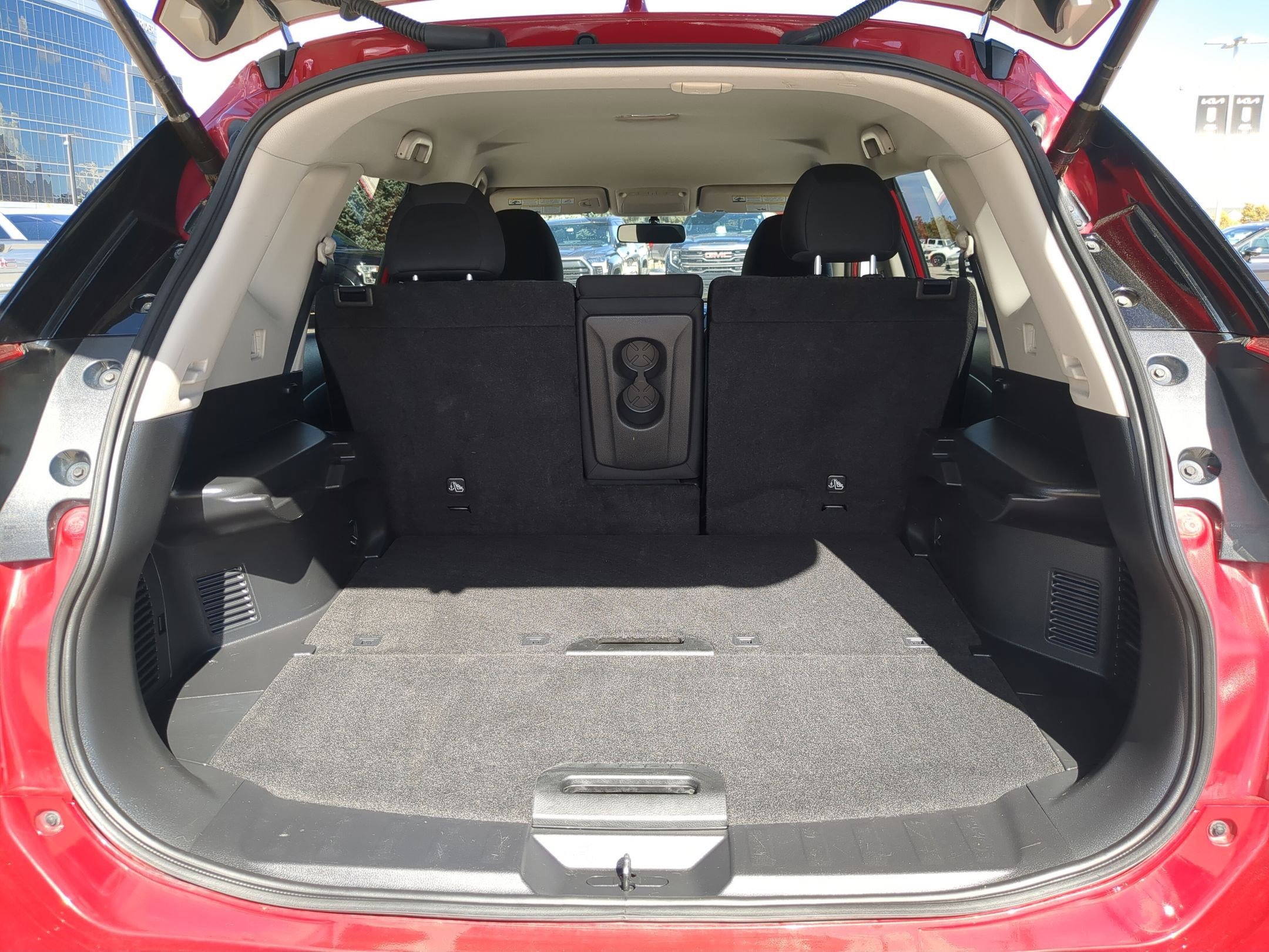 2017 Nissan Rogue SV photo 20