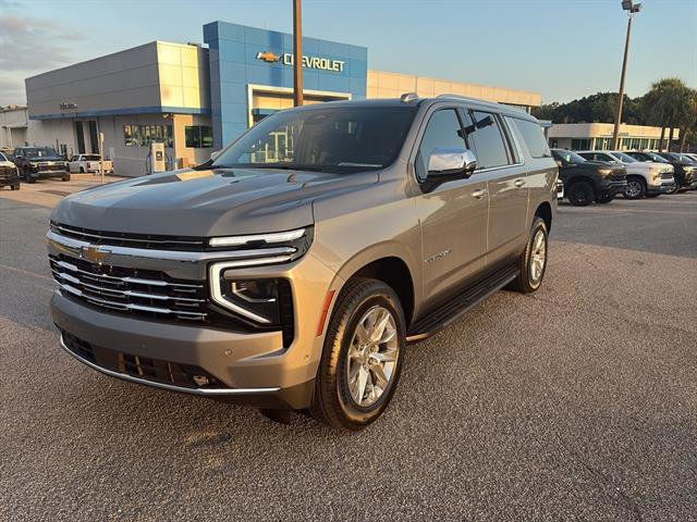 2025 Chevrolet Suburban Premier photo 3