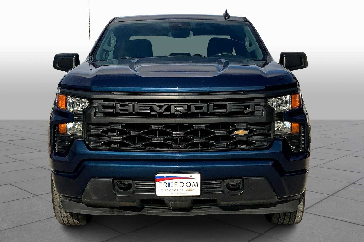 2023 Chevrolet Silverado 1500 Custom photo 3