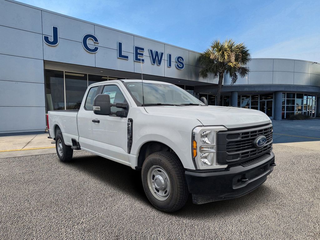 2026 Ford F-250 Super Duty XL's photo