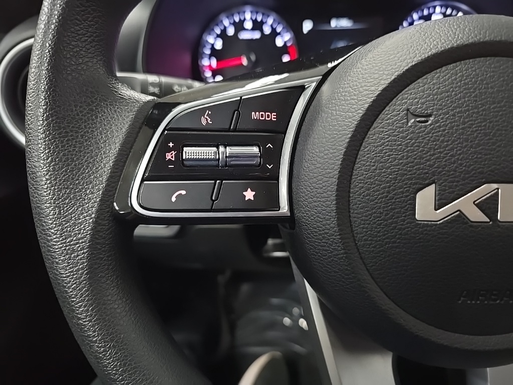 2023 Kia Forte LXS photo 18