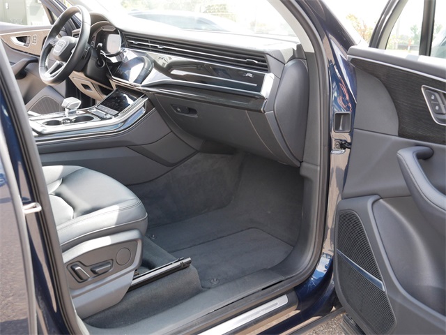 2024 Audi Q7 45 Premium Plus photo 17
