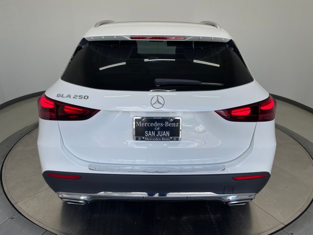2026 Mercedes Benz GLA 250 photo 12