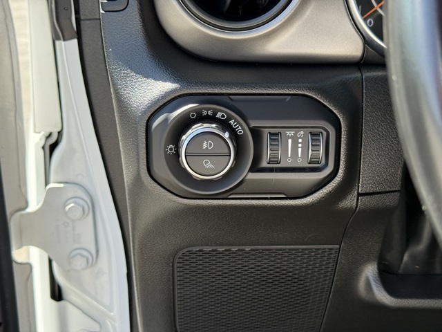 2022 Jeep Gladiator Willys photo 18