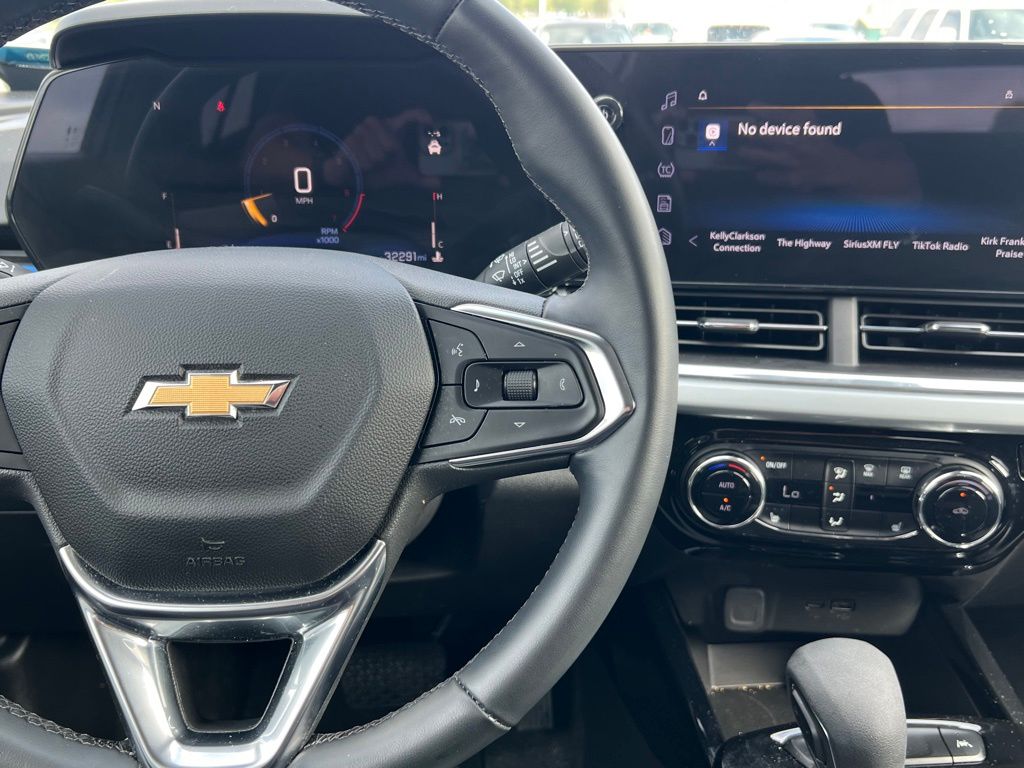 2024 Chevrolet Trax LT photo 17