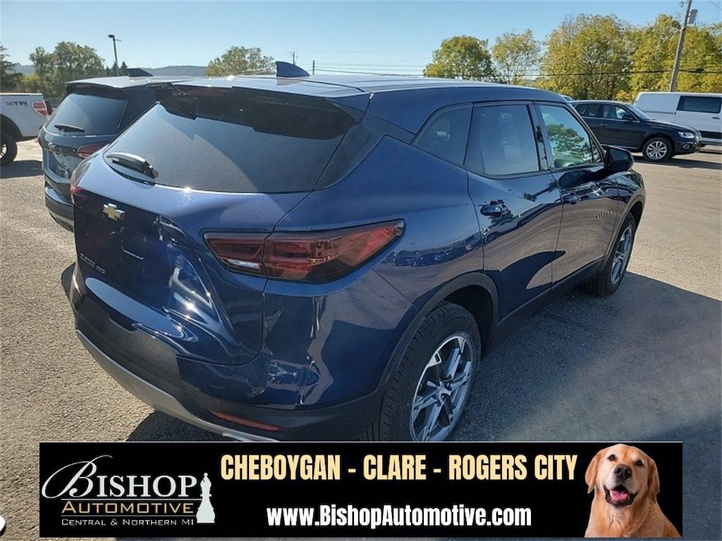 2023 Chevrolet Blazer 2LT photo 2