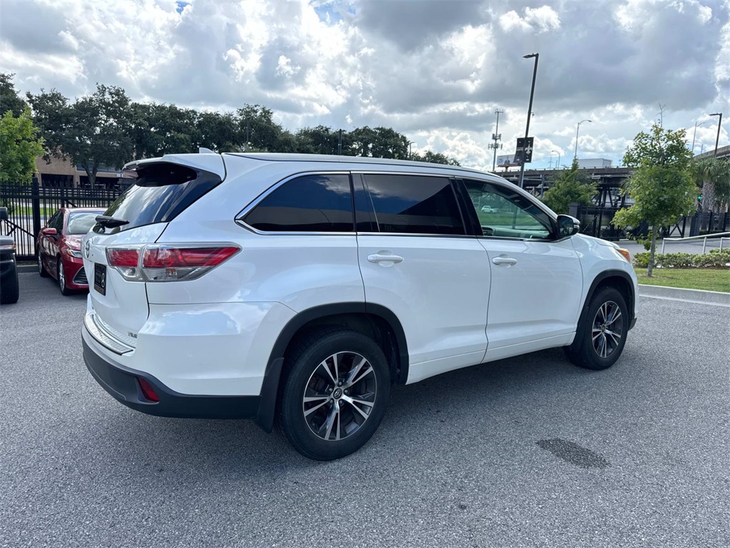 2016 Toyota Highlander XLE photo 4