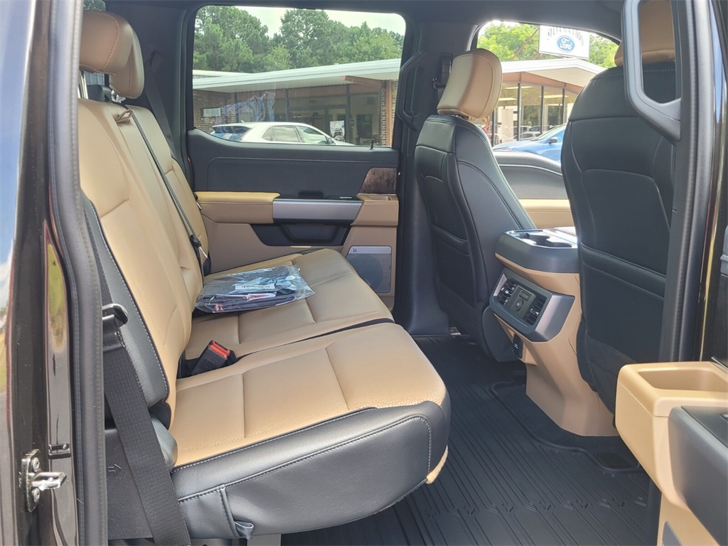2025 Ford F-250 Lariat photo 14