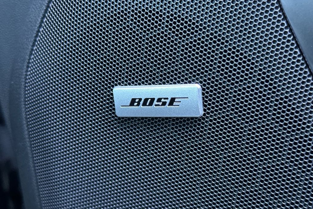 2025 Chevrolet Suburban RST photo 21
