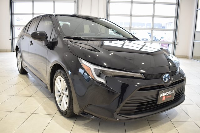 2025 Toyota Corolla LE's photo