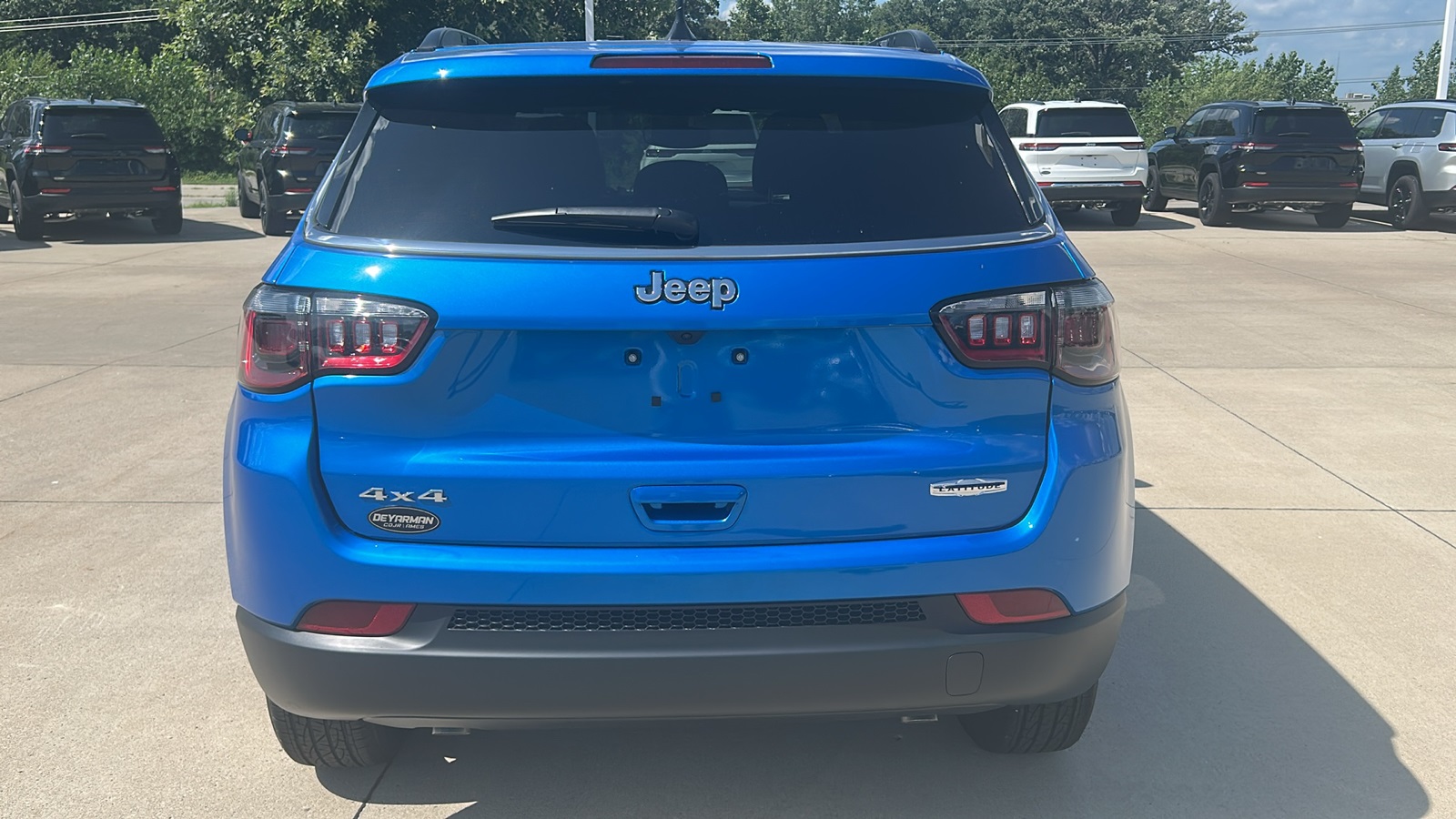 2025 Jeep Compass Latitude photo 3