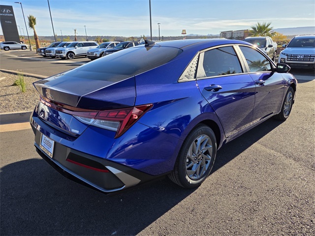 2026 Hyundai Elantra Hybrid Blue photo 3