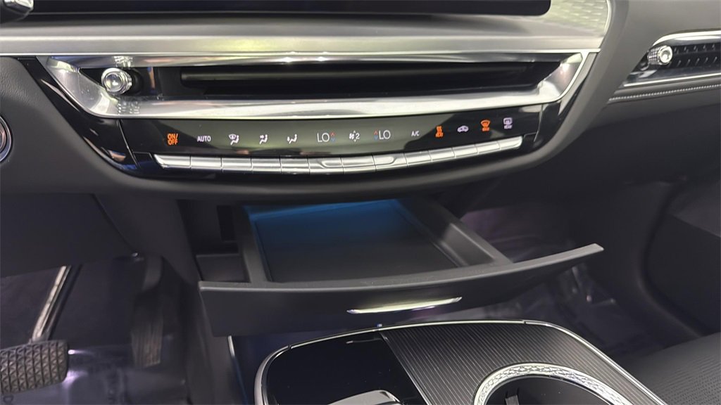 2024 Cadillac Lyriq Luxury photo 22