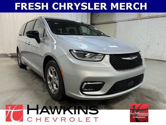 2024 Chrysler Pacifica Limited's photo