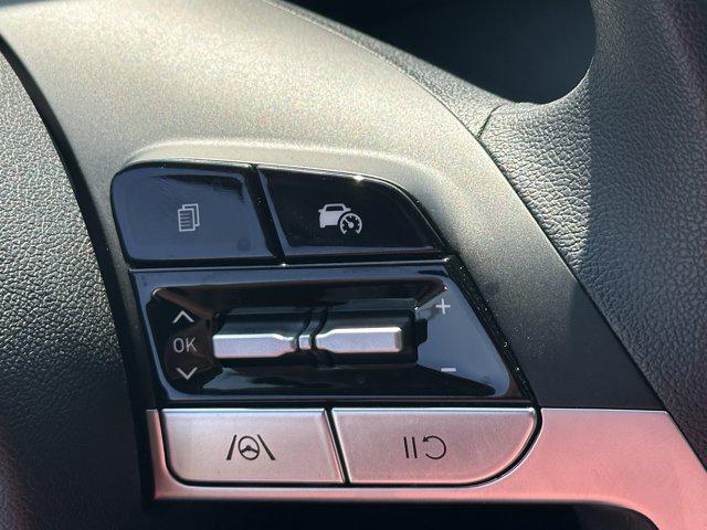 2025 Hyundai Elantra SE photo 23