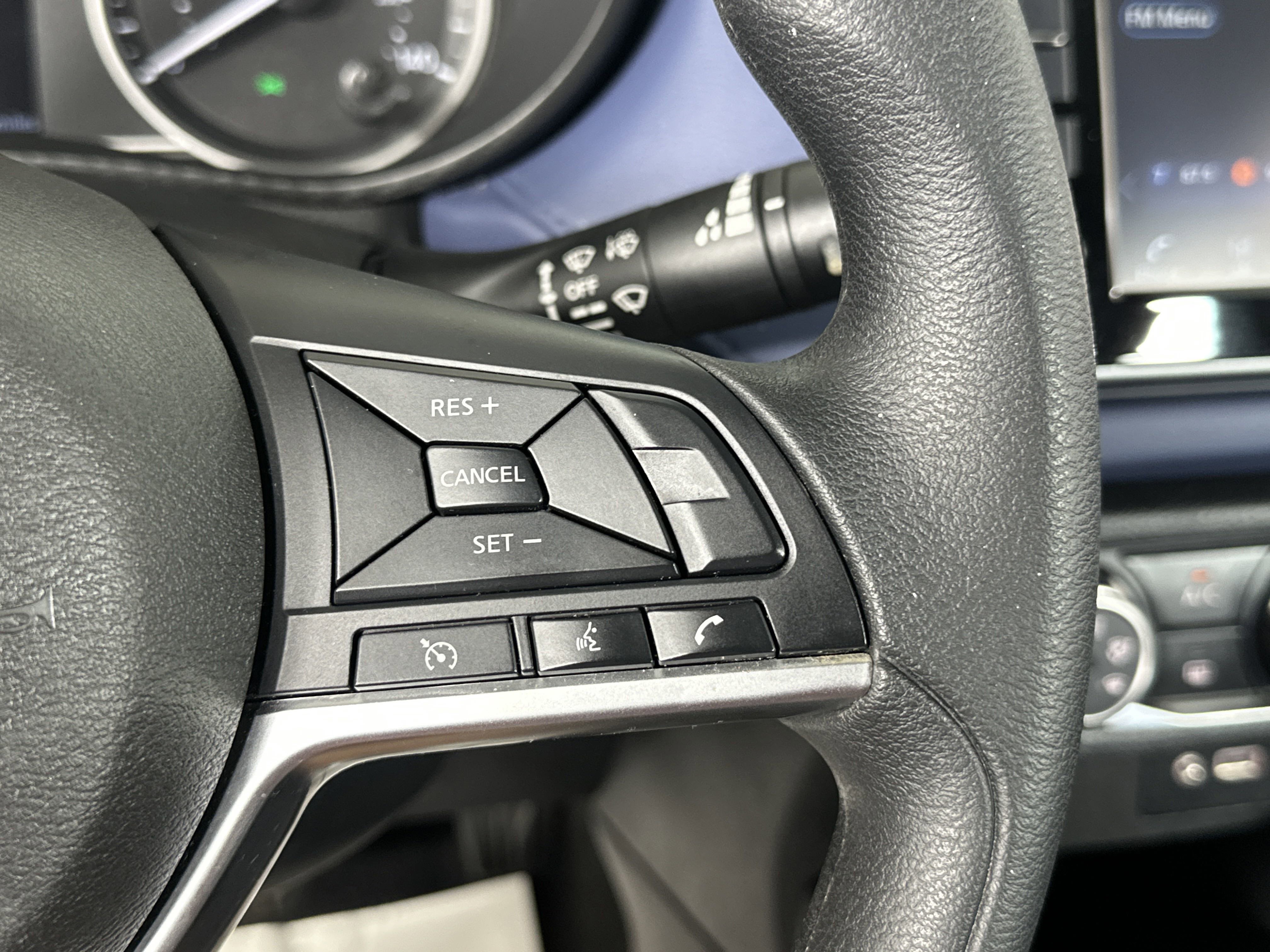 2023 Nissan Versa SV photo 11