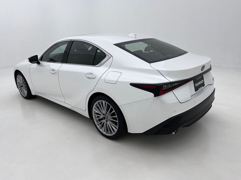 2022 Lexus IS 300 photo 10