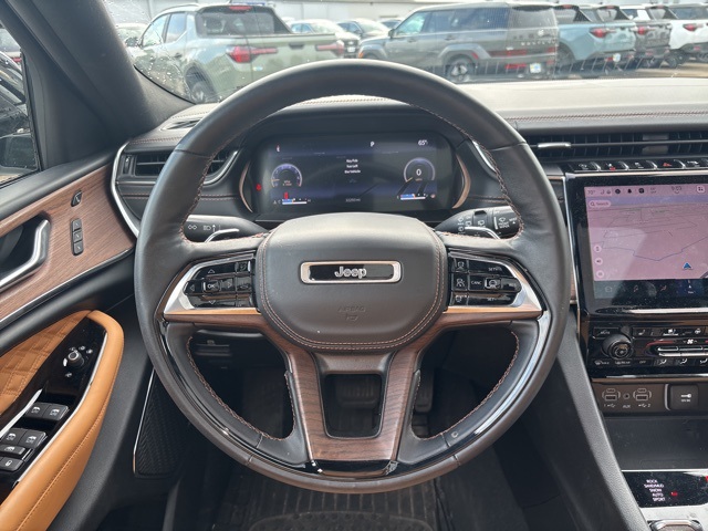 2022 Jeep Grand Cherokee Summit photo 17