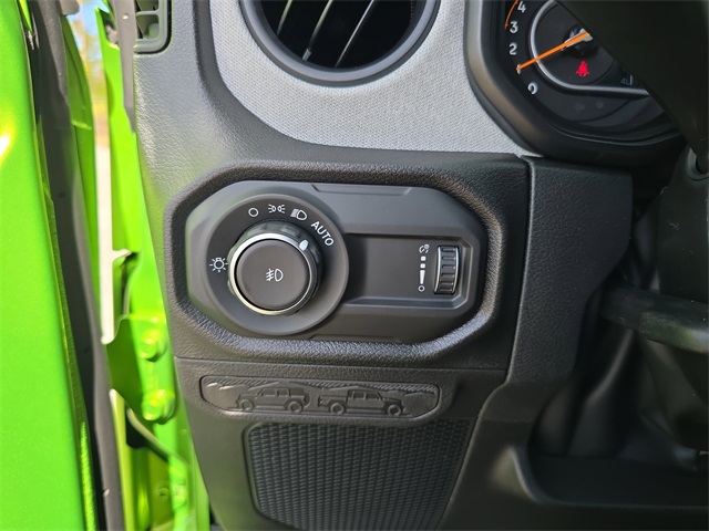 2025 Jeep Wrangler Willys photo 19