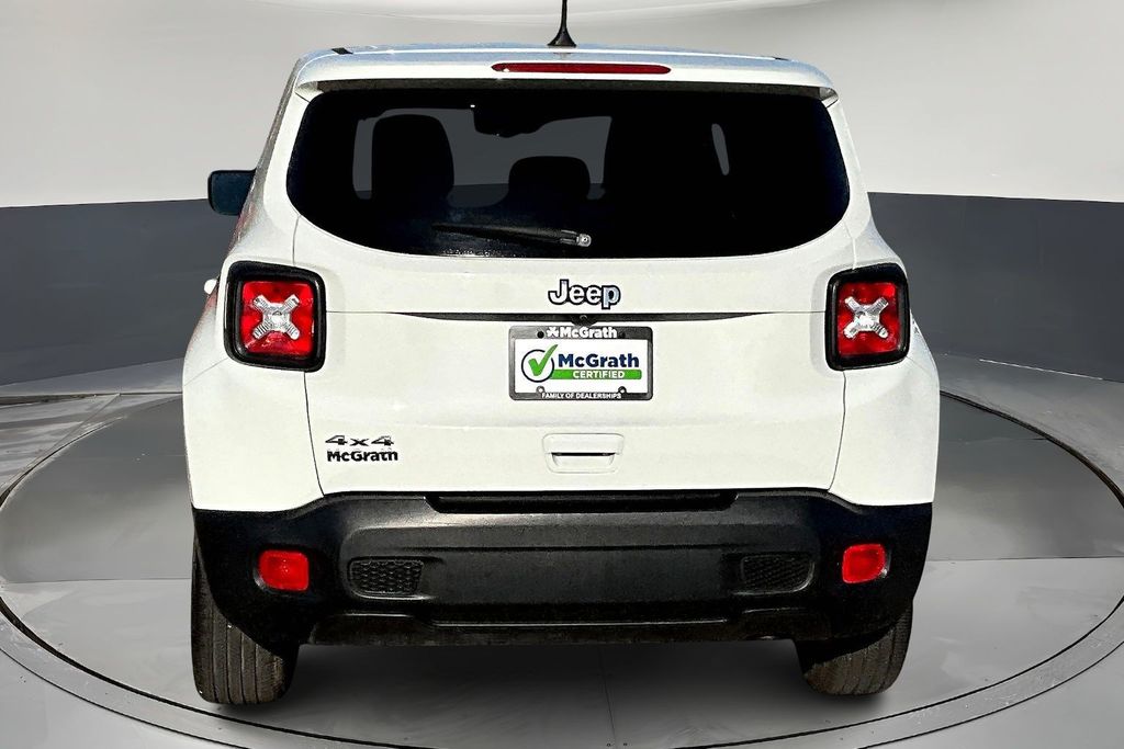 2023 Jeep Renegade Latitude photo 3