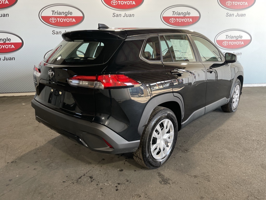 2026 Toyota Corolla Cross L photo 4