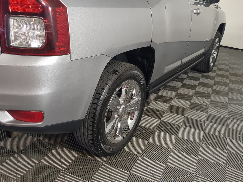 2016 Jeep Compass Sport photo 7