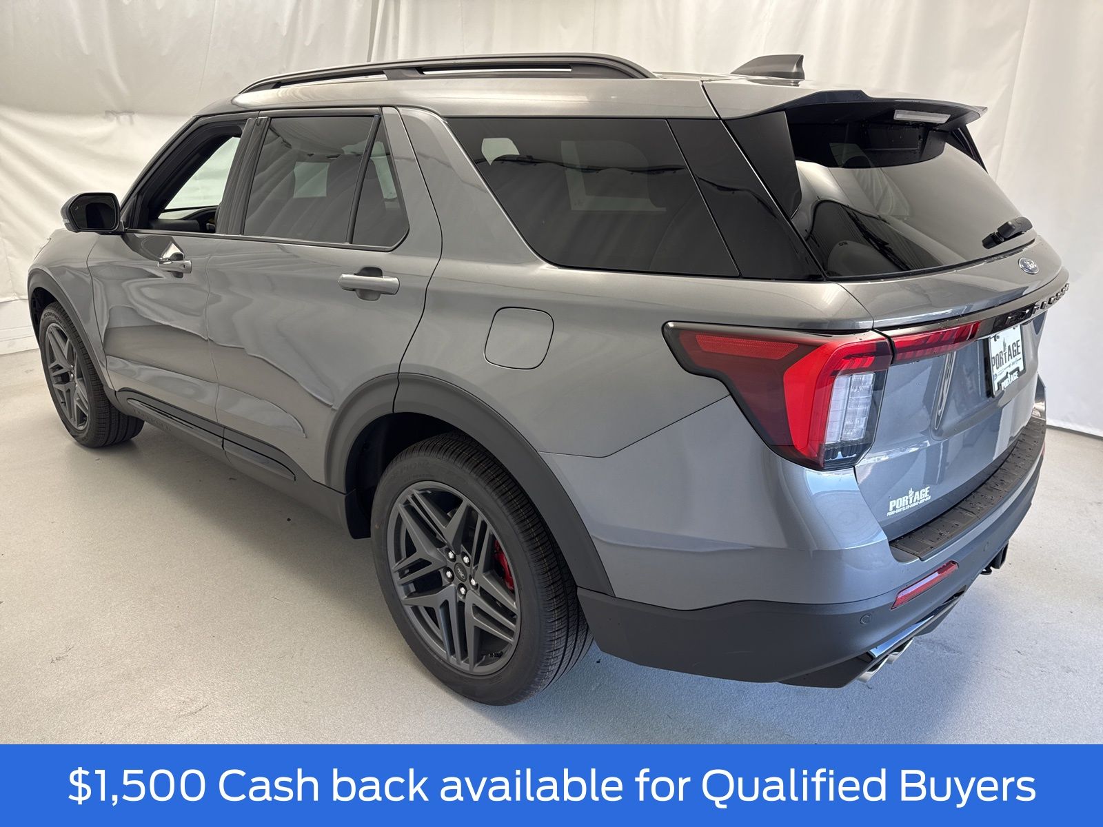 2025 Ford Explorer ST photo 3