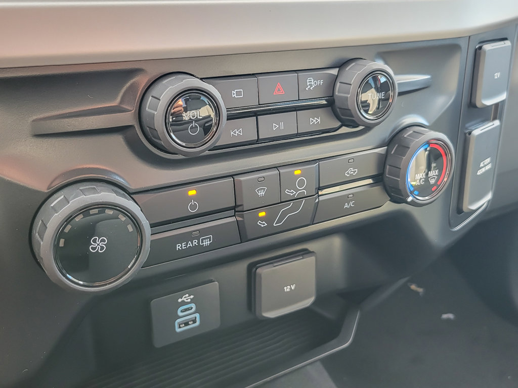 2025 FORD F-350 - Image 16