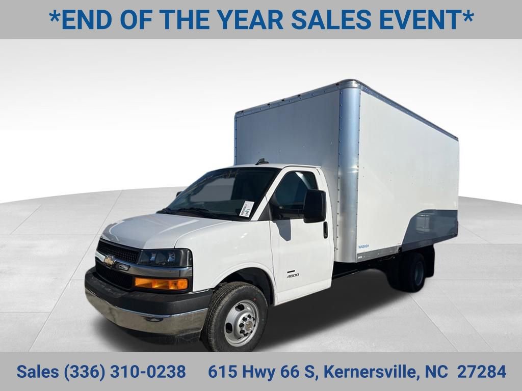 2024 Chevrolet Express Cutaway Base's photo