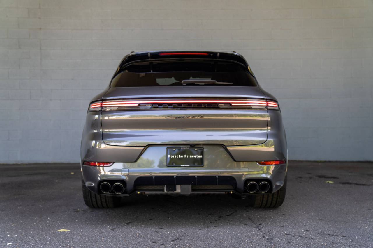 2025 Porsche Cayenne GTS photo 14