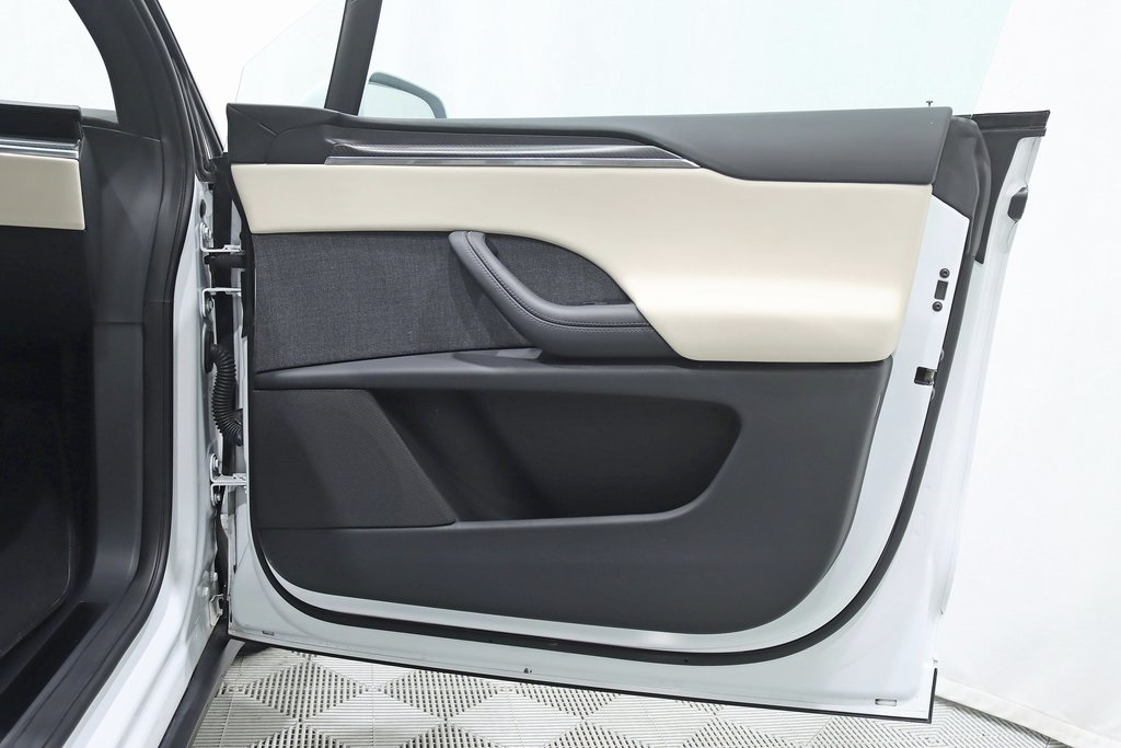 2022 Tesla Model X Plaid photo 31