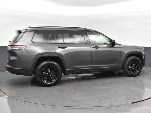 2024 Jeep Grand Cherokee Altitude photo 3