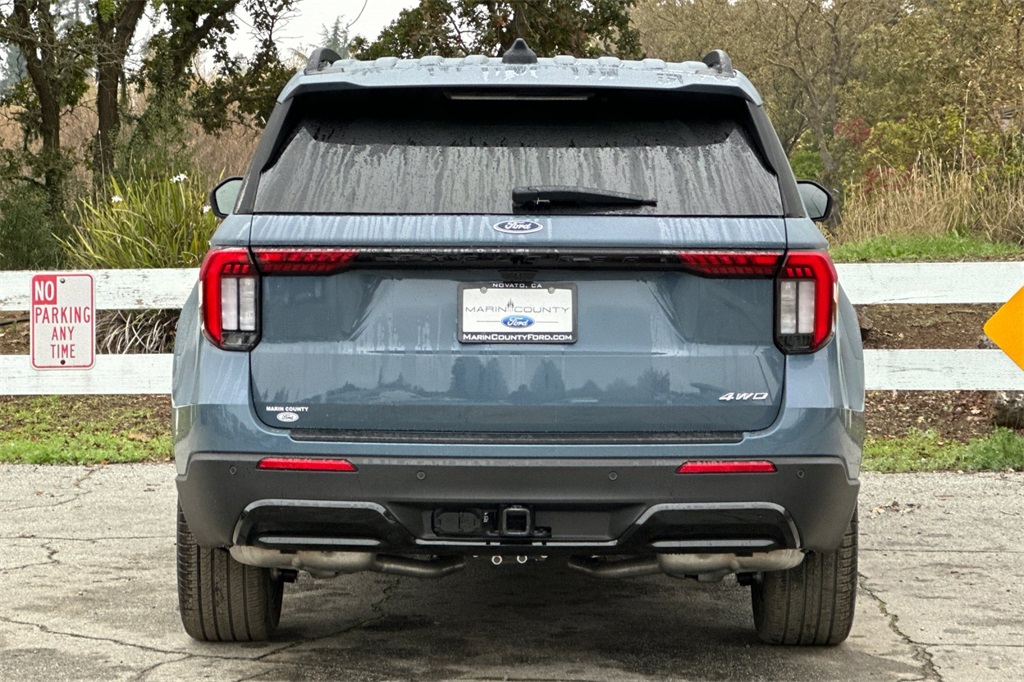2026 Ford Explorer ST-Line photo 2