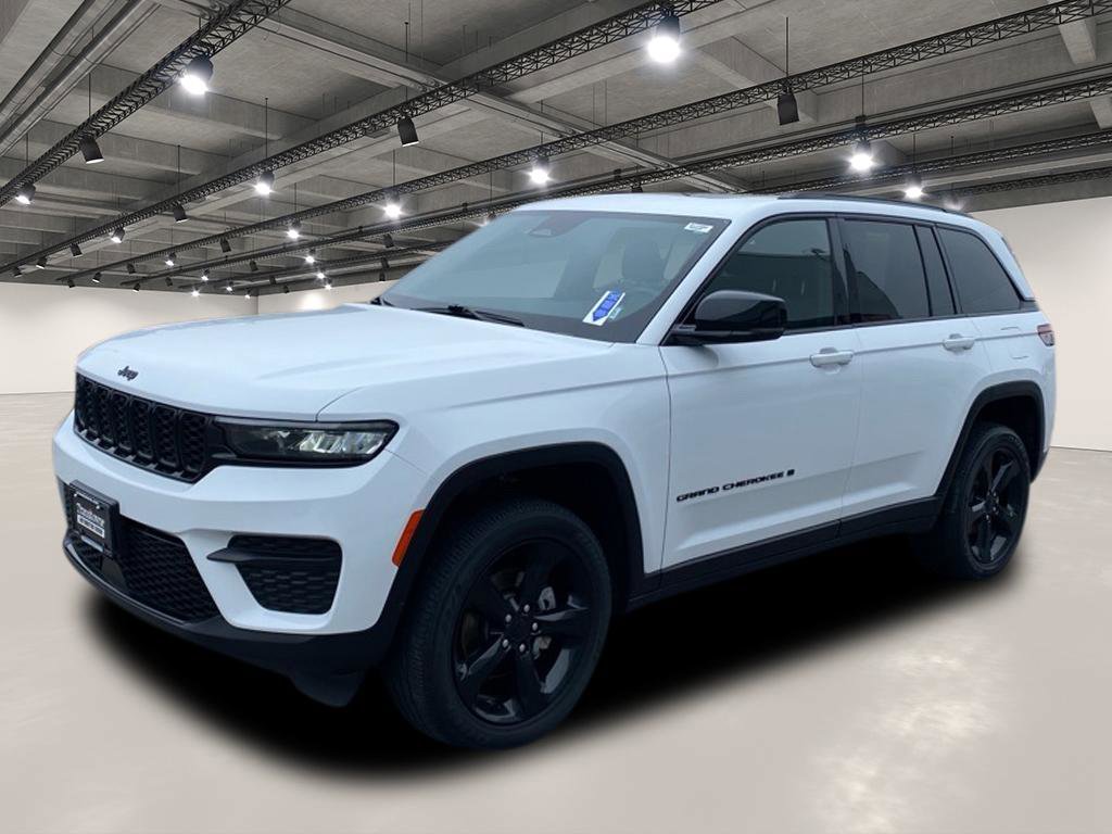 2022 Jeep Grand Cherokee Altitude photo 3