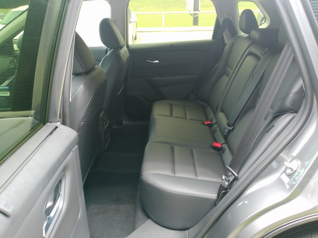 2025 Nissan Rogue SL photo 21