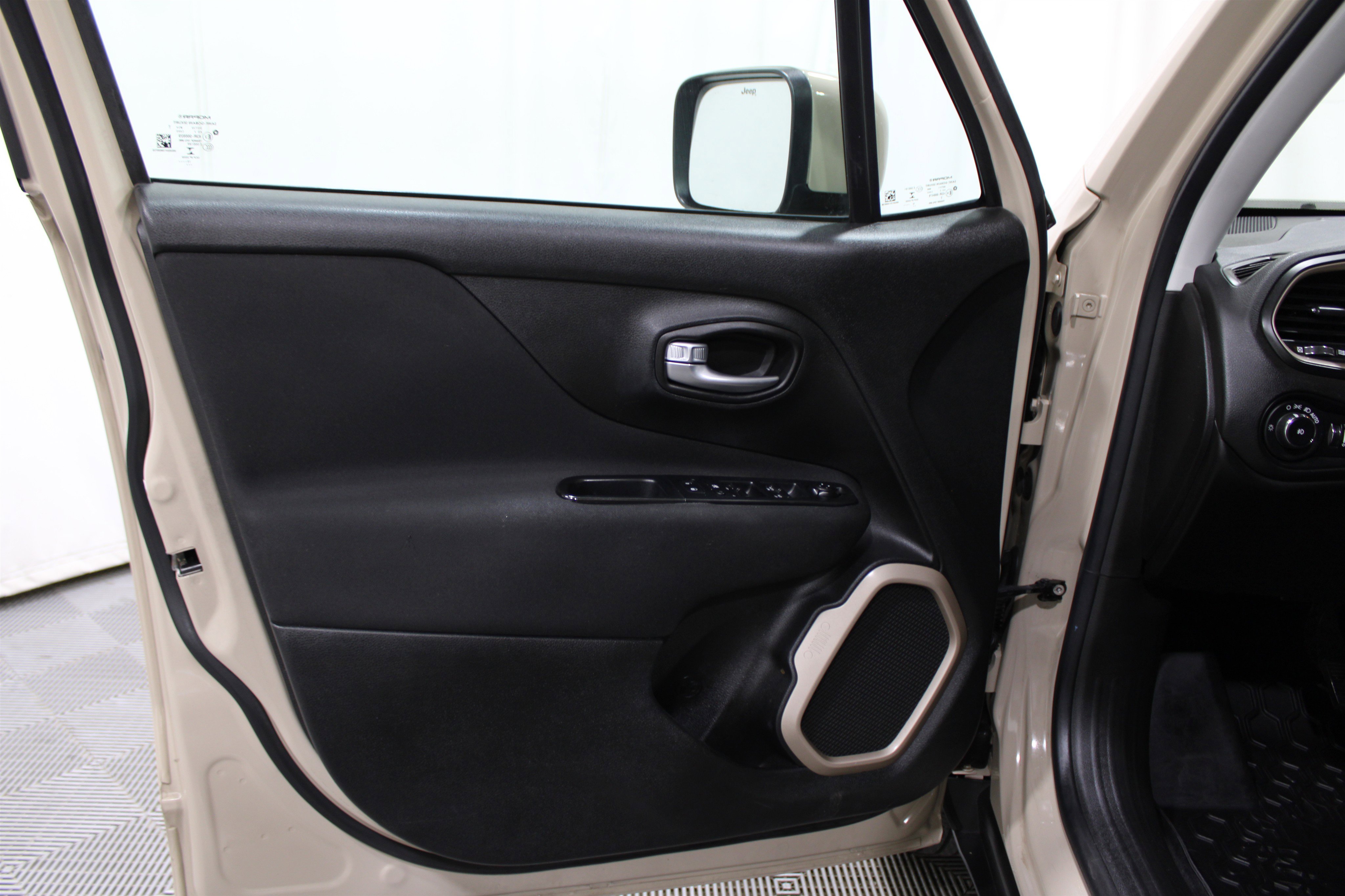 2016 Jeep Renegade Latitude photo 4