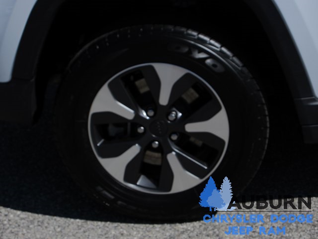 2022 Jeep Grand Cherokee 4xe photo 3