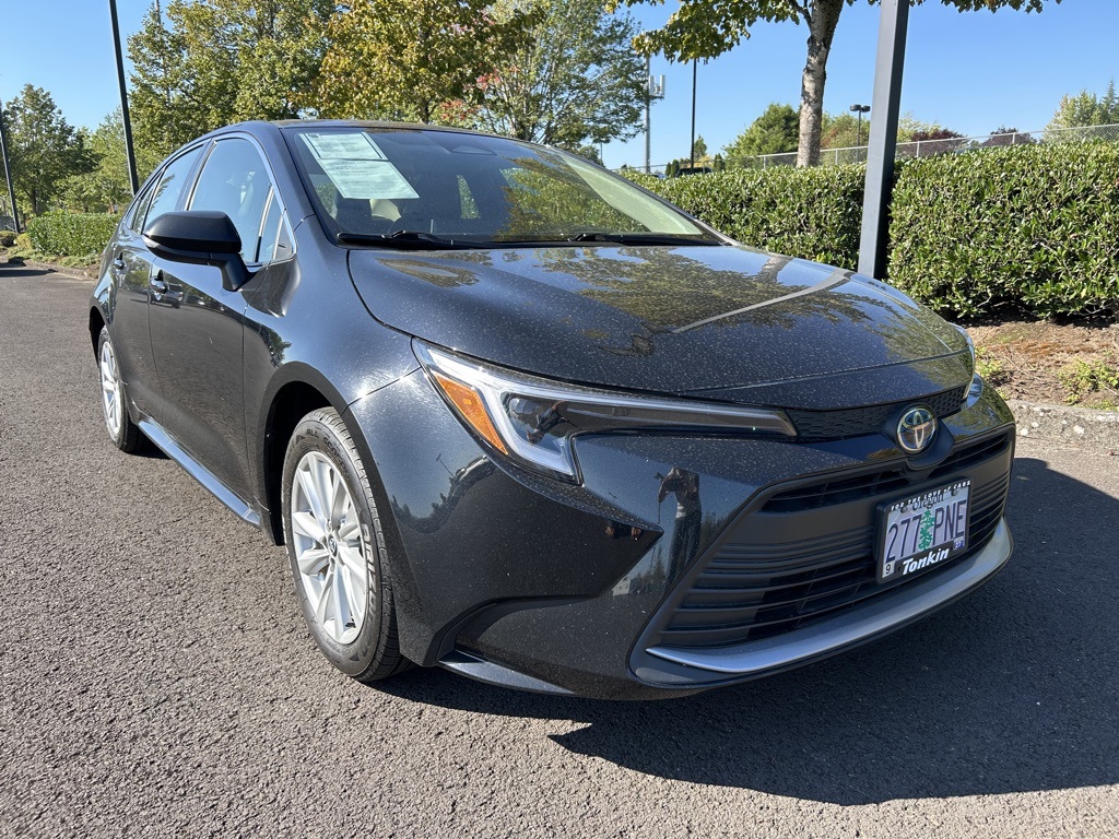 2023 Toyota Corolla Hybrid XLE photo 2