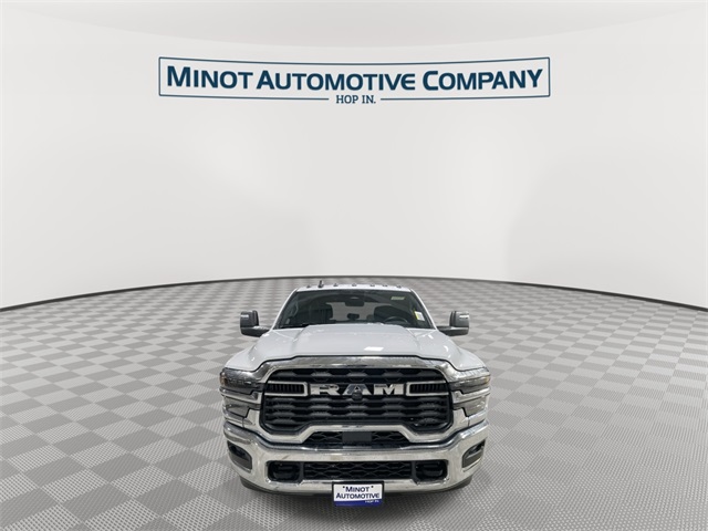 2025 Ram 3500 Tradesman photo 3