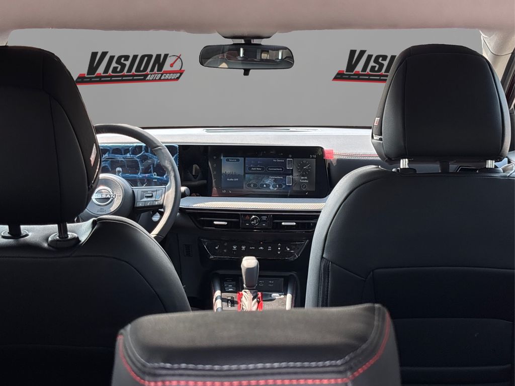 2025 Nissan Kicks SR photo 12