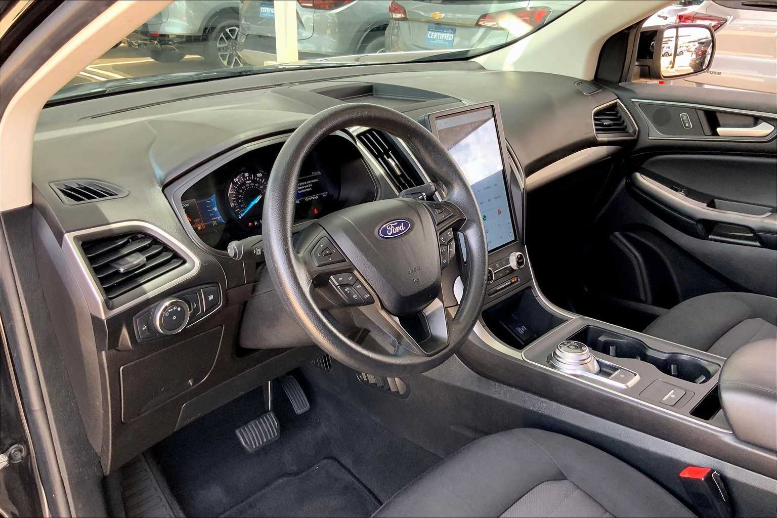 2022 Ford Edge SE photo 28