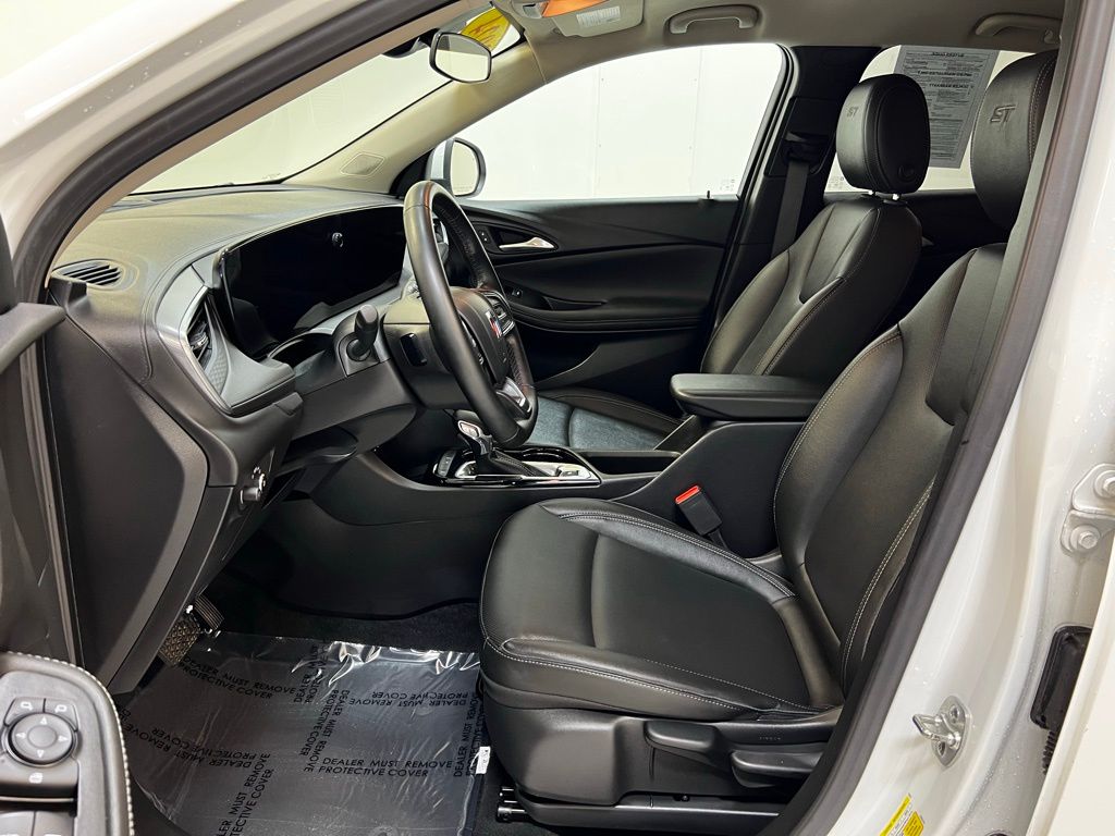 2024 Buick Encore GX Sport Touring photo 9