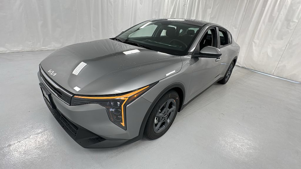 2025 Kia K4 LXS photo 7