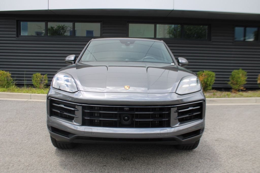 2025 Porsche Cayenne Coupe Base photo 7