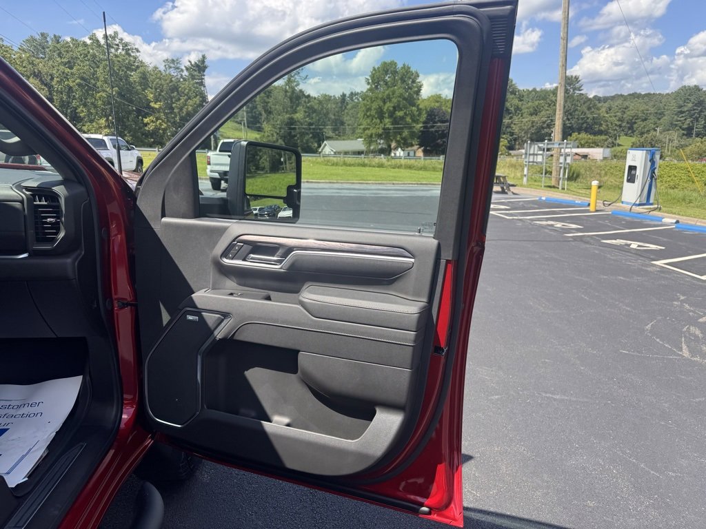 2025 Chevrolet Silverado 2500HD LTZ photo 26