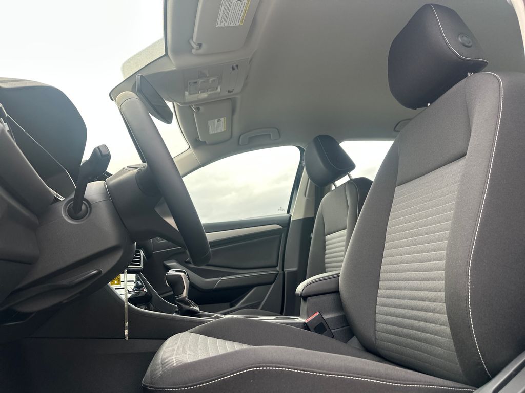 2025 Volkswagen Jetta 1.5T S photo 3